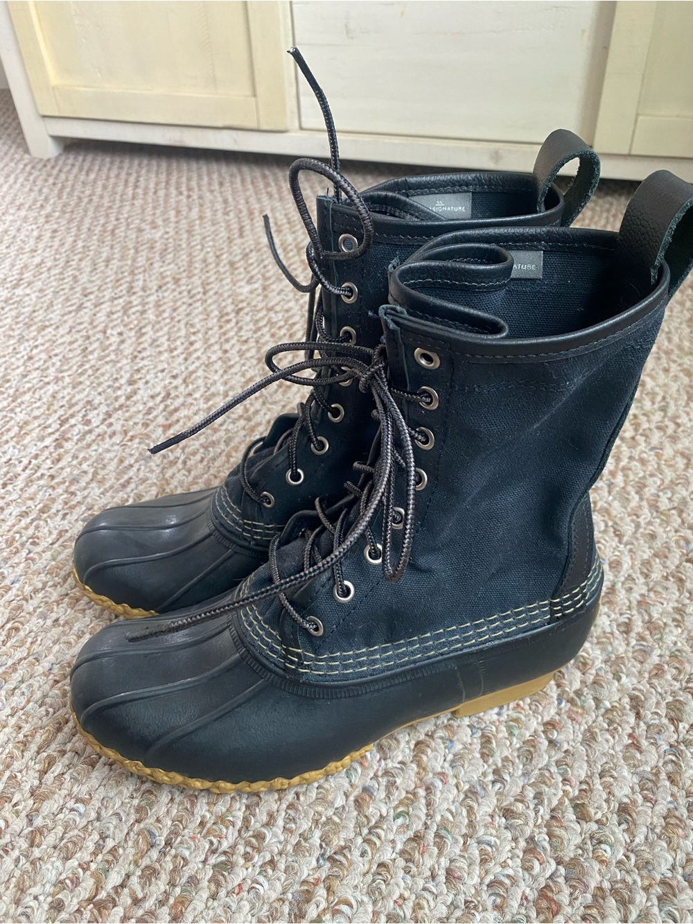 EUC LL Bean Women’s 10” Signature Waxed Canvas Maine Hunting Boots 8 L.L. Bean